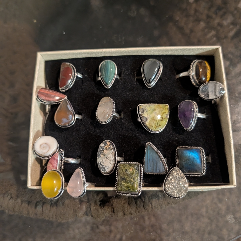 Elegant Multi-Stone Silver Rings Set - Picture 3 of 5